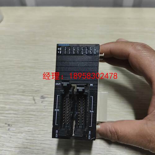拆机欧姆龙PLC扩展模块CJ1W-MD233，实物图片拍摄，