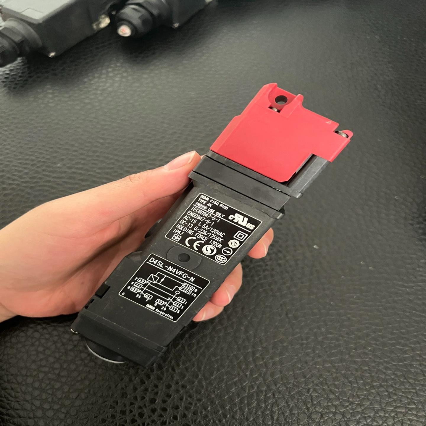 OMRON 门锁D4SL-N4VFG-N