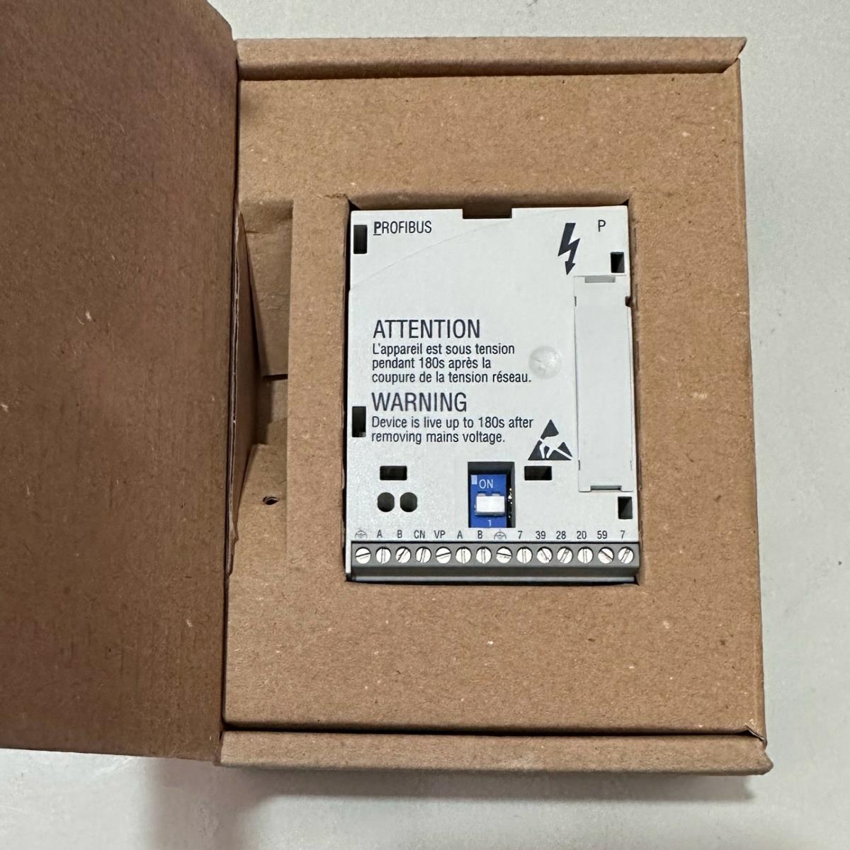 全新原装Lenze伦茨IO模块E82ZAFP001 E82Z