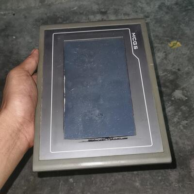 {雅致机械商行}昆仑通态触摸屏TPC7062KX 实物图通电正常