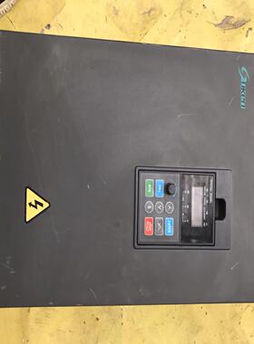 苏肯变频器一台，型号WD200-4T-30G/37P面板下面