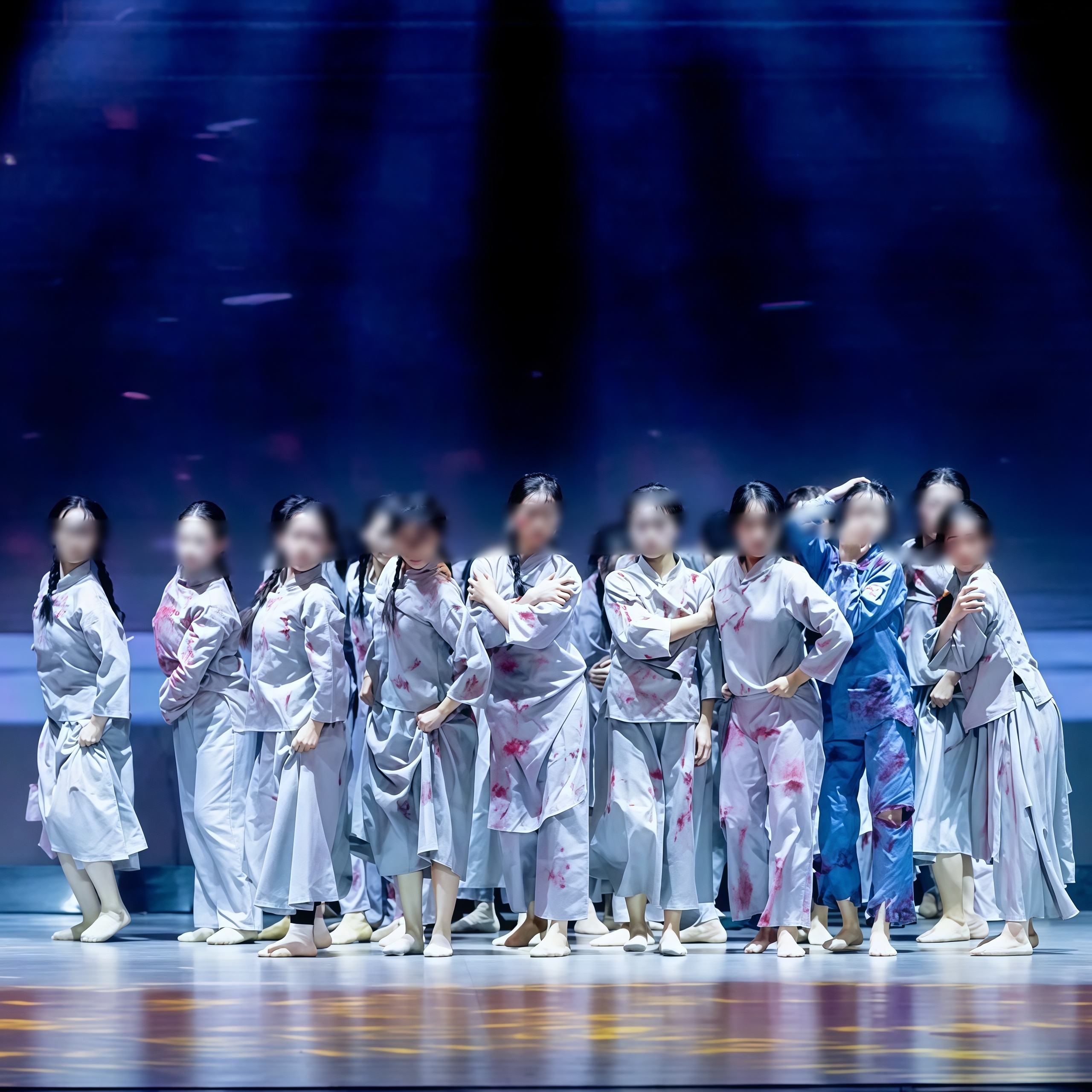 《烈火中永生》舞蹈服