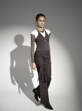 Kiwi Jadeite2025新款灰蓝拼接层次假三件叠穿正肩亲肤上衣女小众