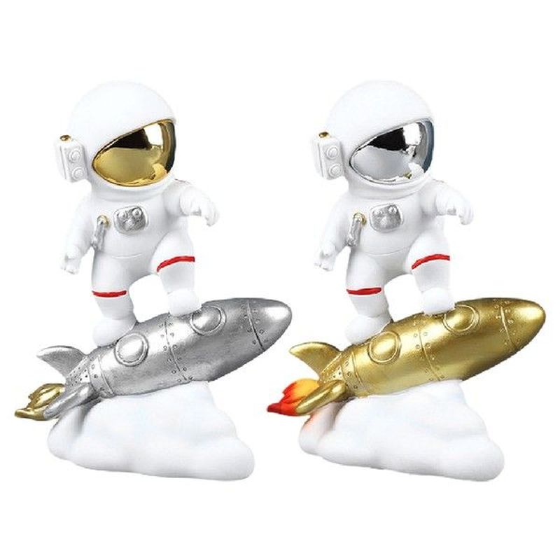 Resin Astronaut Figurines Spaceman With Rocket Sculpture