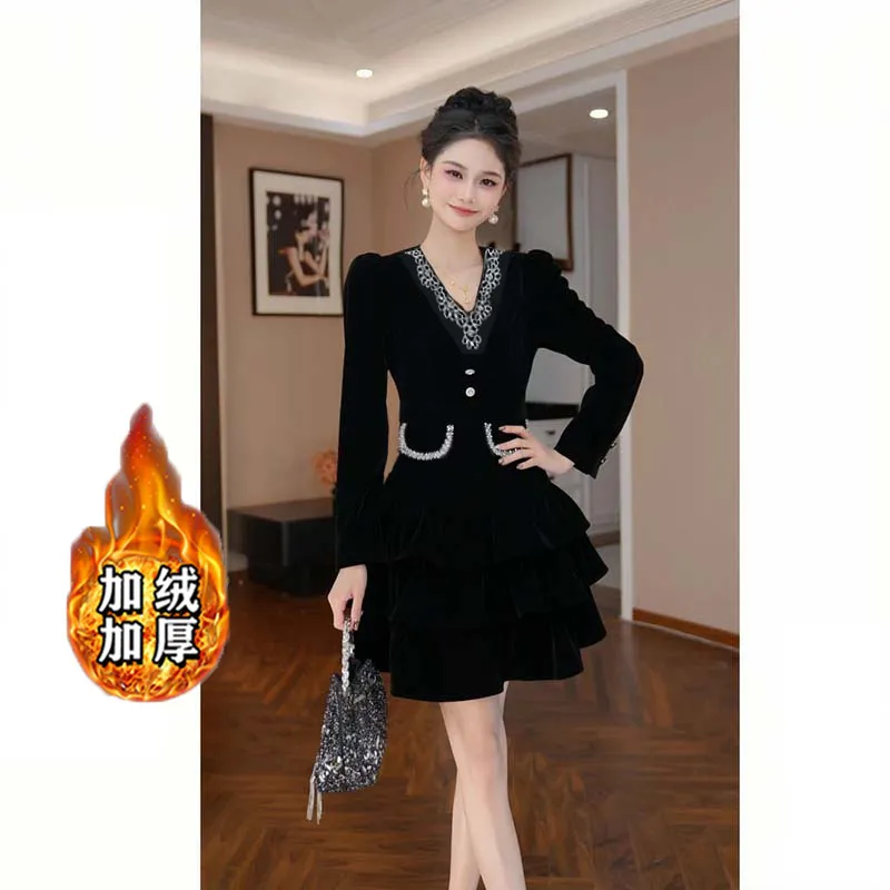 高级感名媛风精致法式设计轻奢秋冬网红新款气质显瘦长袖连衣裙女