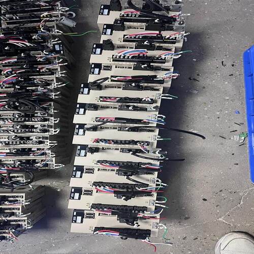 议价安川750w驱动SGDV5R5A11A成色很好拆机包好