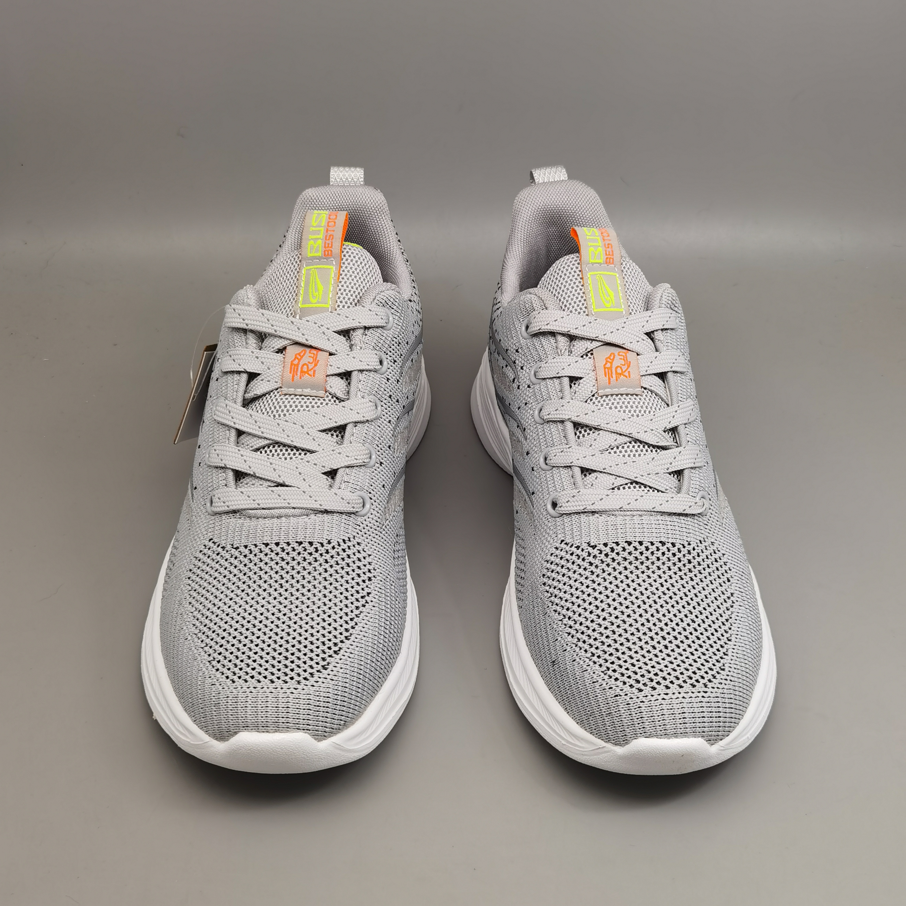 镂空透气防臭运动鞋步狮