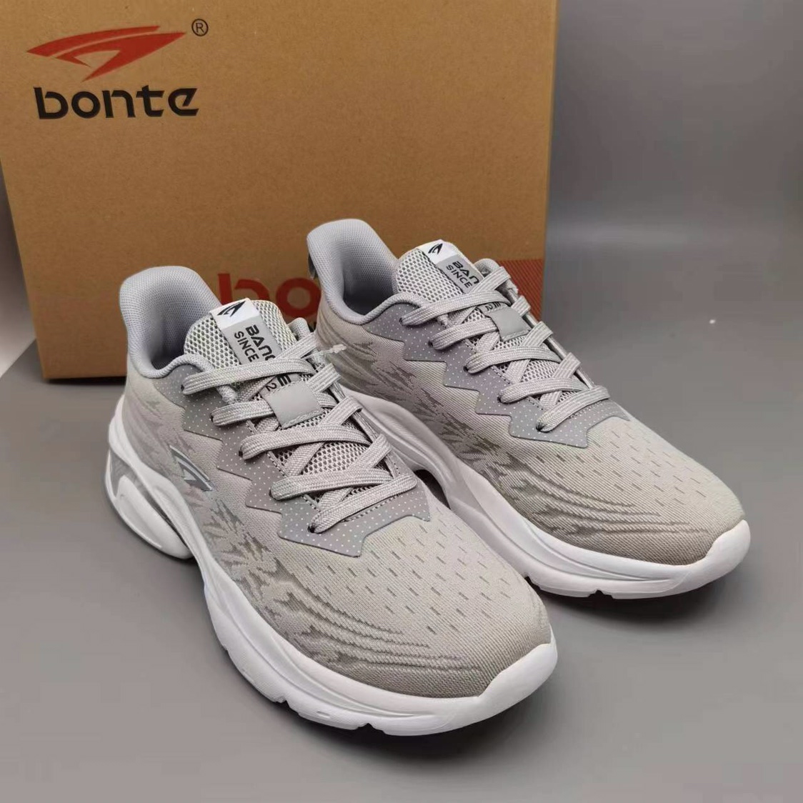 邦特品牌男女运动鞋夏秋季