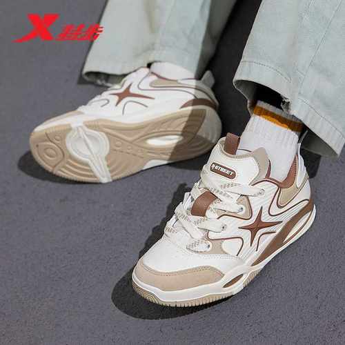 特步2024秋季新品女款驭桀PLUS板鞋休闲鞋百搭舒适976318310006