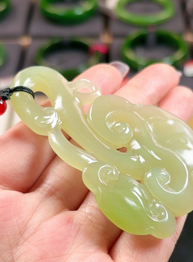 h266 手工雕翠青玉如意