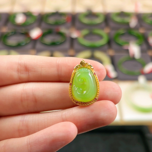 H210金镶碧玉苹果绿如意