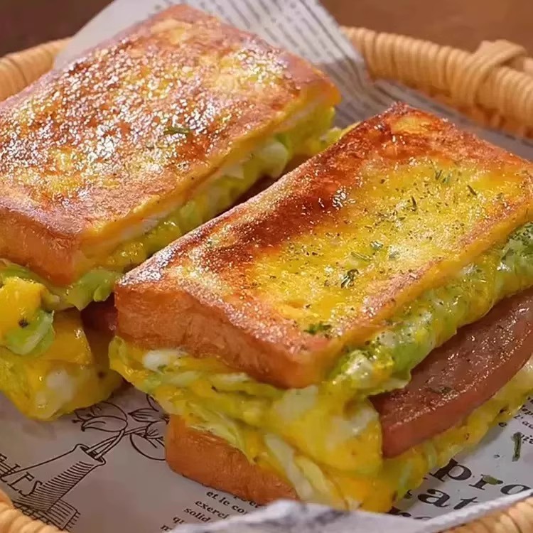 午餐肉三明治吐司营养儿童早餐半成品面包懒人加热充饥夜宵零食