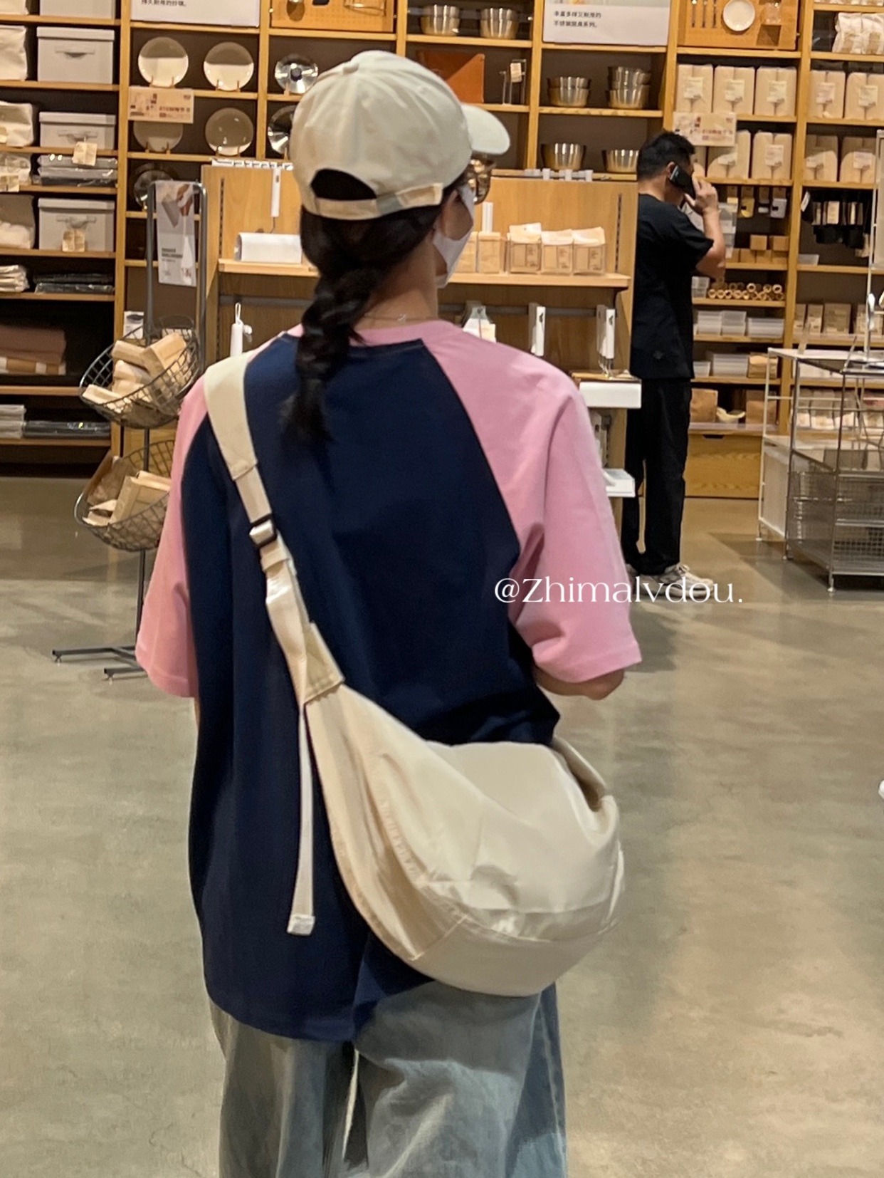 尼龙饺子包大容量斜挎包情侣休闲