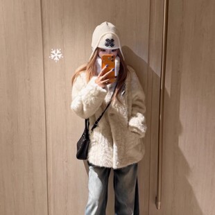 2025新款 保暖加厚环保皮草毛毛外套女 牛角扣小湖羊皮毛一体冬季