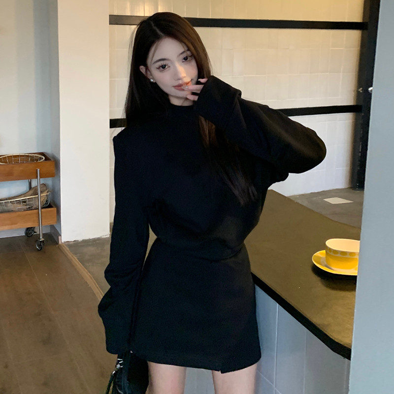 冬季赫本风套装黑色高级感韩剧女主穿搭上衣名媛气质包臀短裙秋季