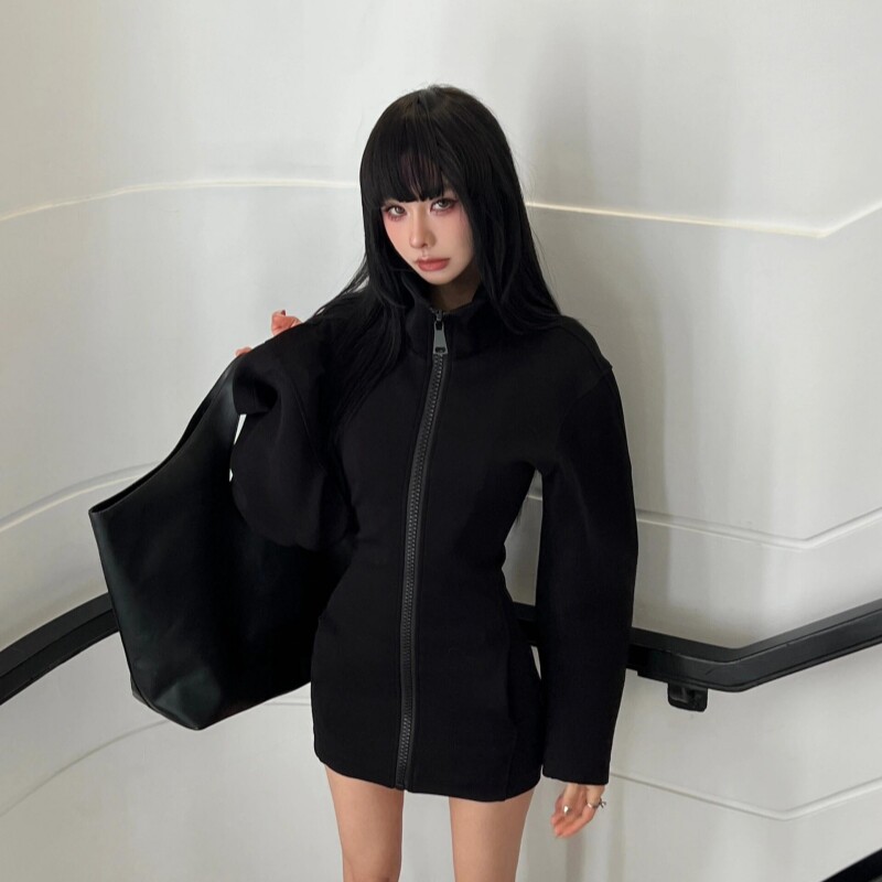 ins风黑色短裙女高腰显瘦收腰包臀连衣裙2026秋新款设计感气质款