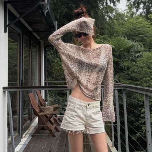 早秋复古豹纹T恤高腰短裤套装女