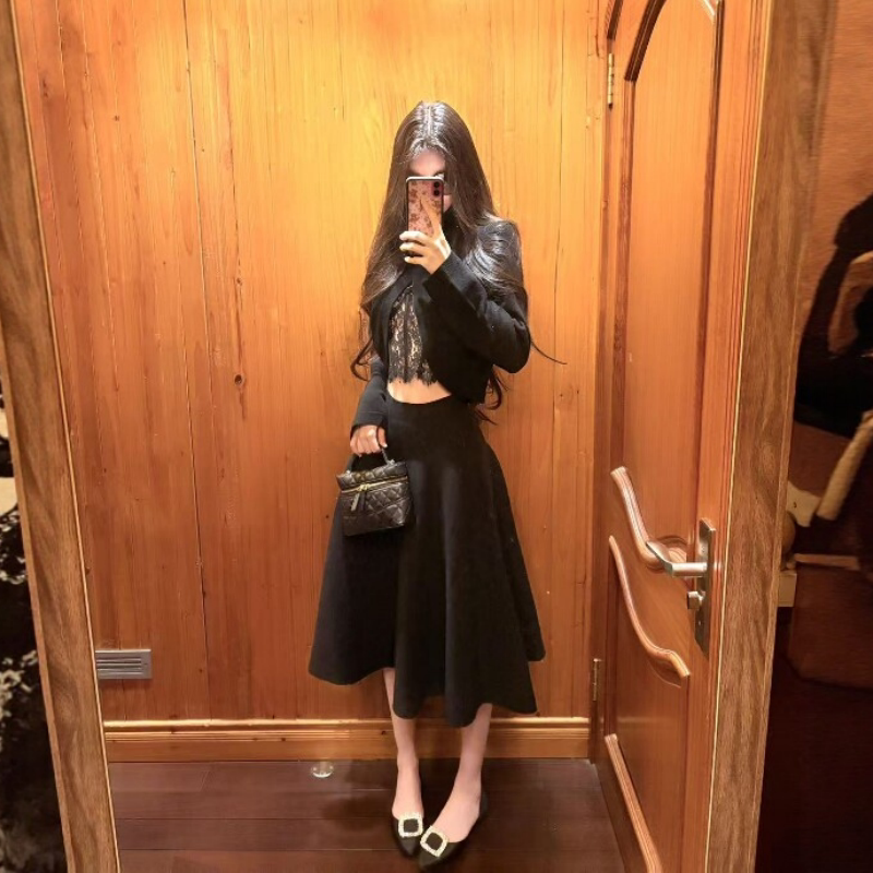 小香风穿搭套装女设计感重工鱼骨蕾丝黑色上衣女秋冬季休闲半身裙