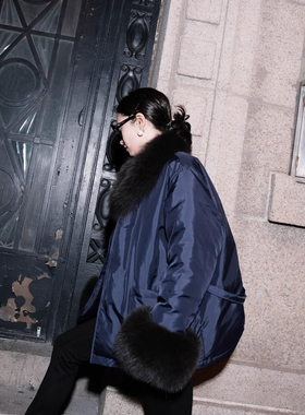 高级感藏蓝狐狸毛羽绒服秋冬高端新款小众设计时髦加厚保暖外套女