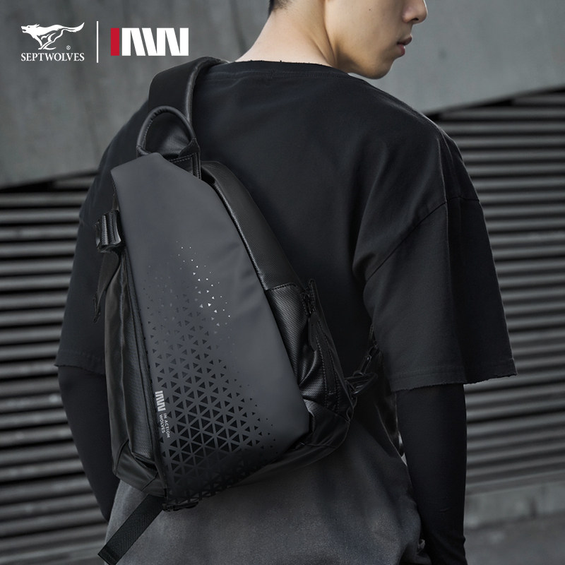 七匹狼简约潮流斜挎包男胸包新款时尚风后背包机能骑行包个性男包