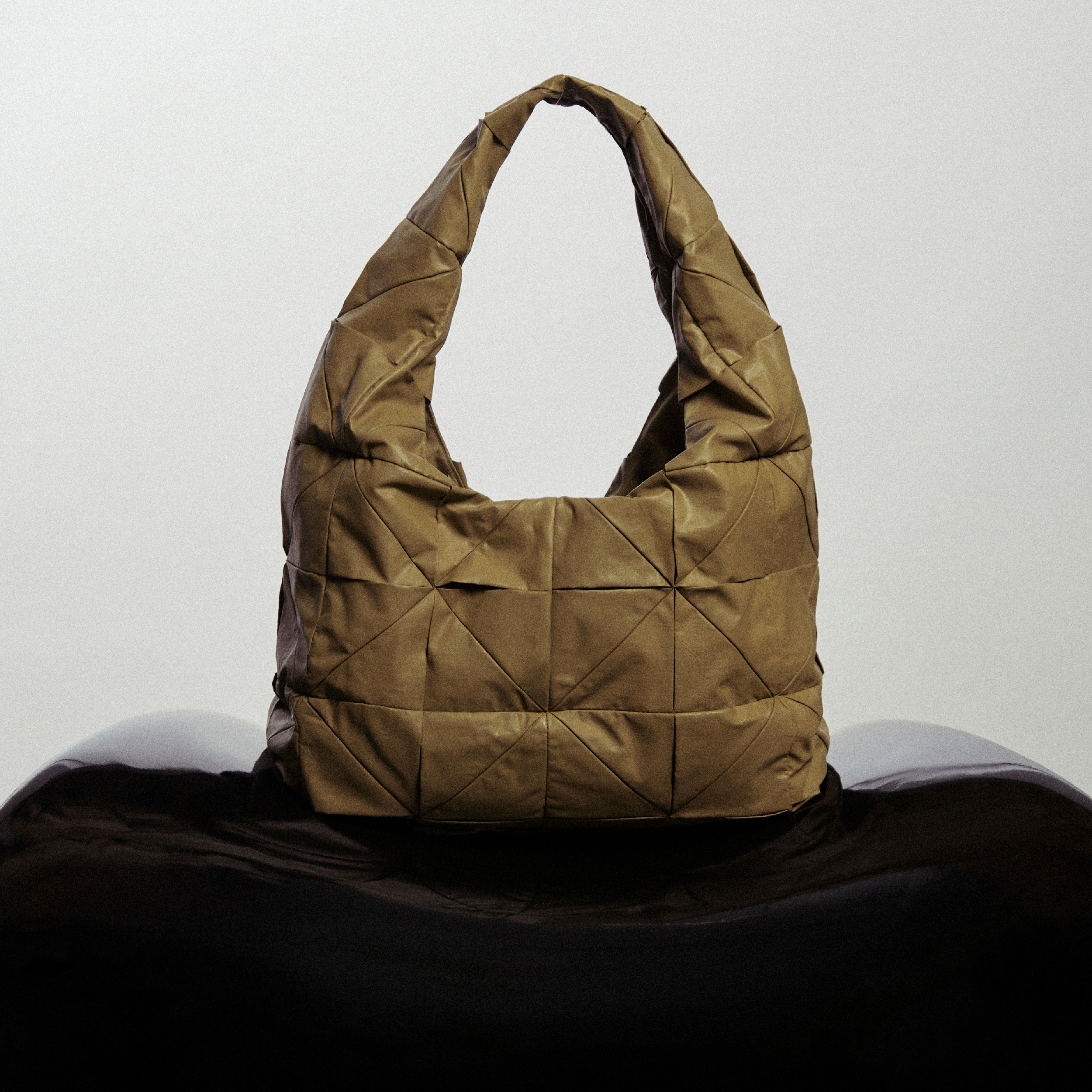 YEE SIX折hobo包大号小众设计师款柔软充棉大容量单肩手提包新品