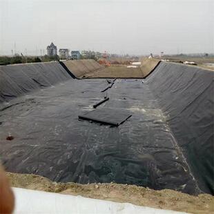 厂家供应筑膜楼顶防渗膜LWC建堤水利工程土工养殖水池土坝工膜