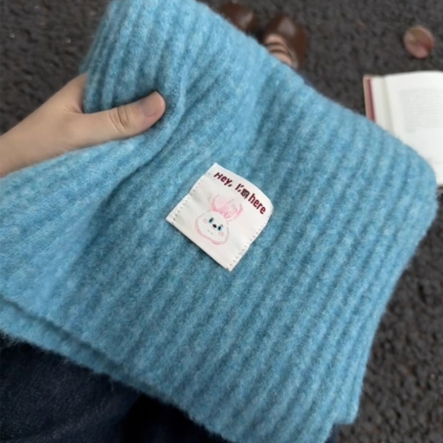 蓝色真的很出片啊～韩系蓝色围巾