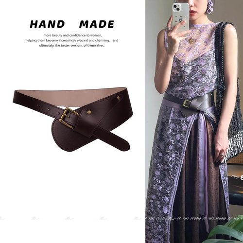 复古不对称咖色皮带美拉德风穿搭