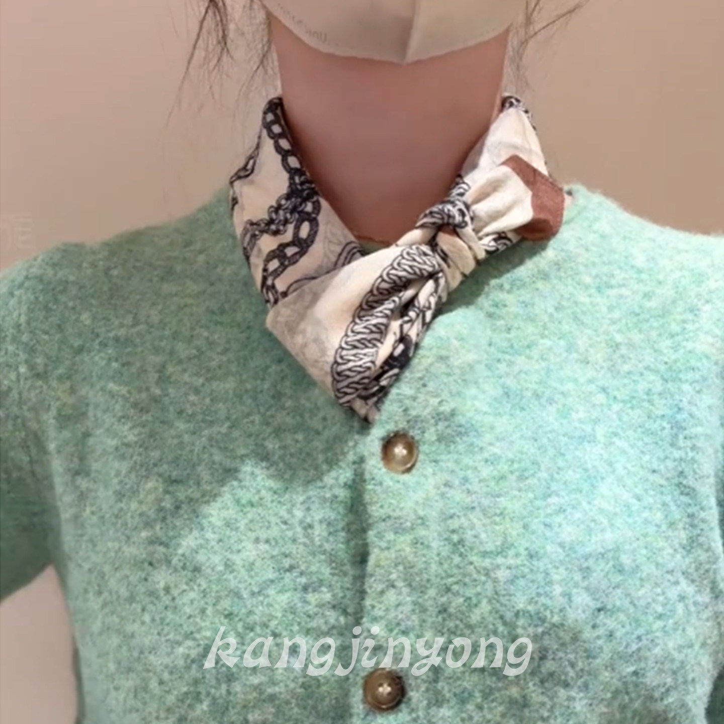 棕调丝语｜法式轻奢链条印花丝巾女复古高级感百搭衬衫系脖装饰