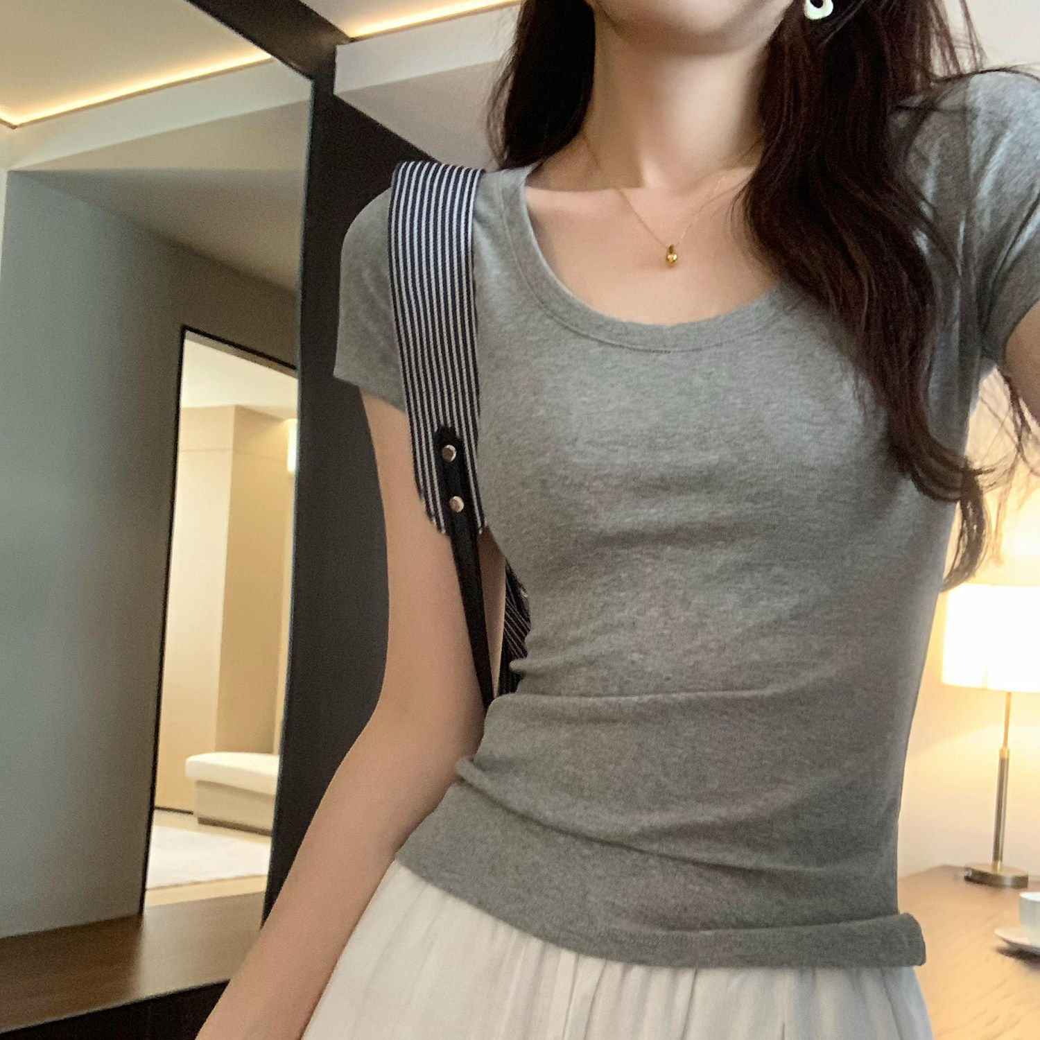 专柜美式灰色u领正肩短袖T恤女春夏2026新款低圆领修身内搭打底衫
