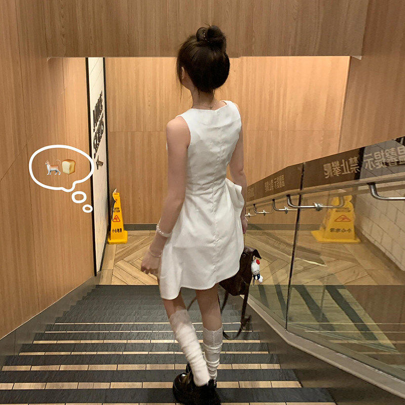 正品白色无袖背心连衣裙子女夏季法式小个子高级感收腰显瘦花苞裙