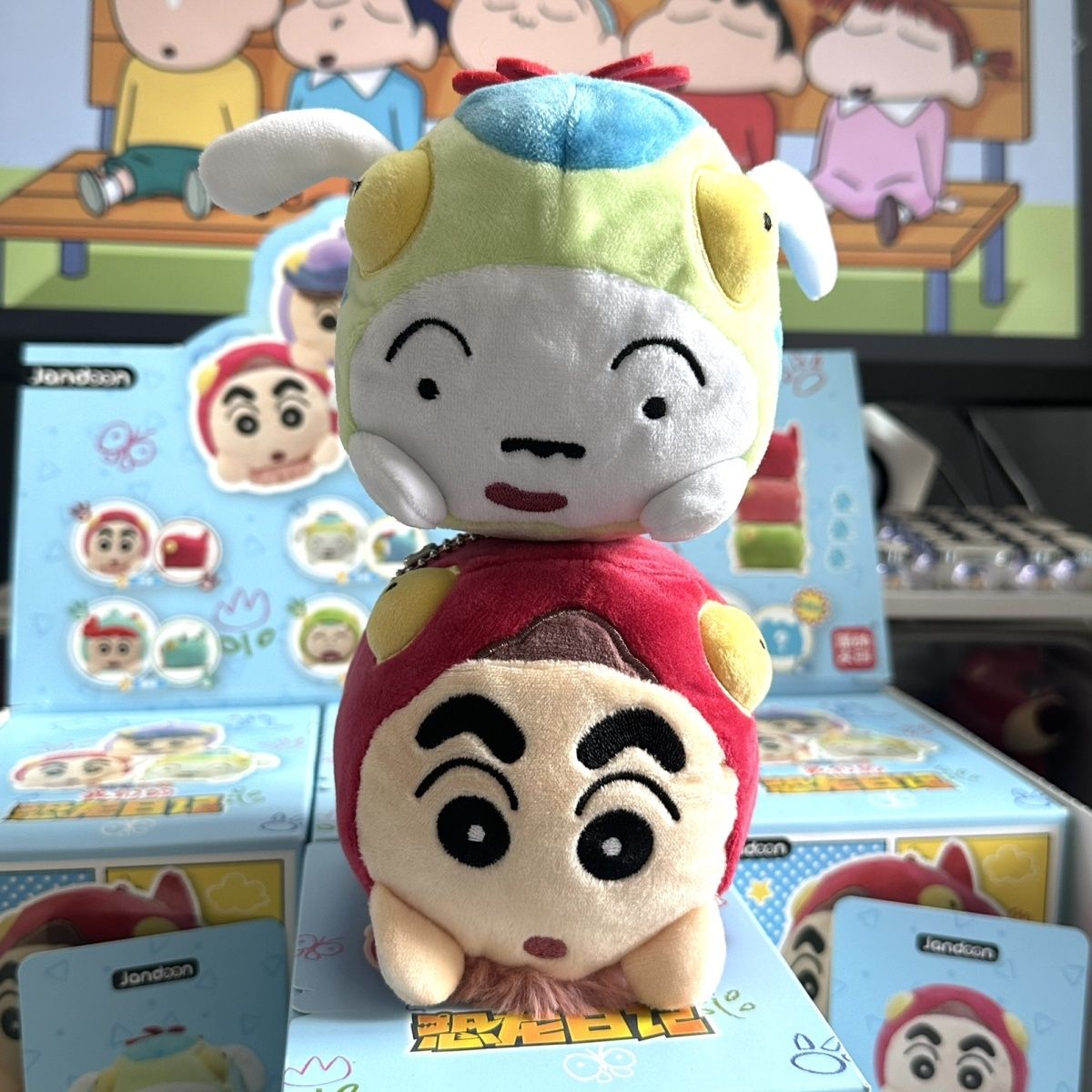 正版简动蜡笔小新我们的恐龙日记毛绒叠叠系列桌面摆件公仔礼物