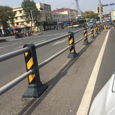 市政护栏道路机非隔离栏人行道马路交通防撞栏杆锌钢公路防护围栏