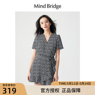 MB MindBridge百家好夏季女士黑色碎花短袖连衣裙2023新款V领短裙