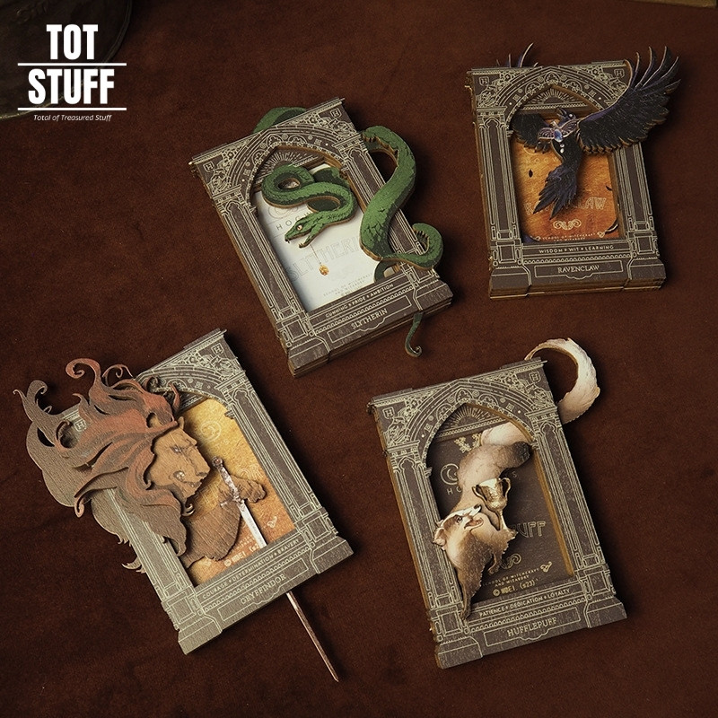 TS正版授权哈利波特霍格沃茨学院木质冰箱贴磁性立体磁贴复古道具,模玩/动漫/周边/娃圈三坑/桌游,影视/明星周边,淘宝优惠券,粉丝福利购,淘宝优惠卷