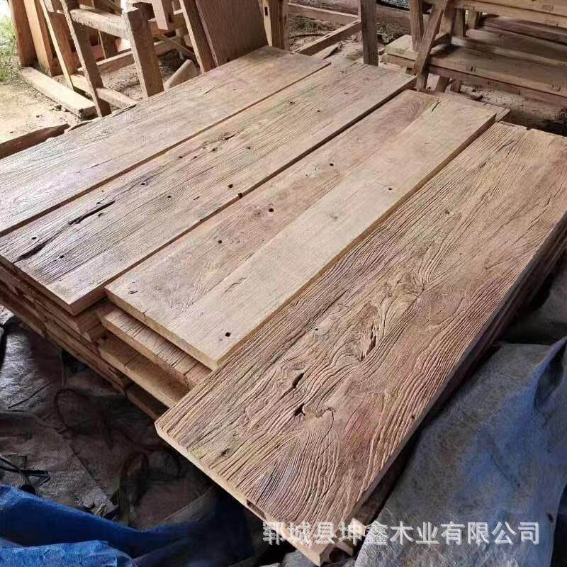 老榆木护墙装饰板踢脚线怀旧风化板复古原木老门板实木民宿家装板