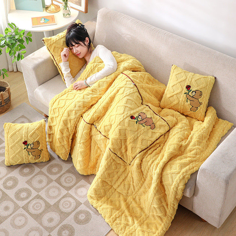 新款加厚车载加绒抱枕被子两用折叠办公室午休靠垫枕头二合一