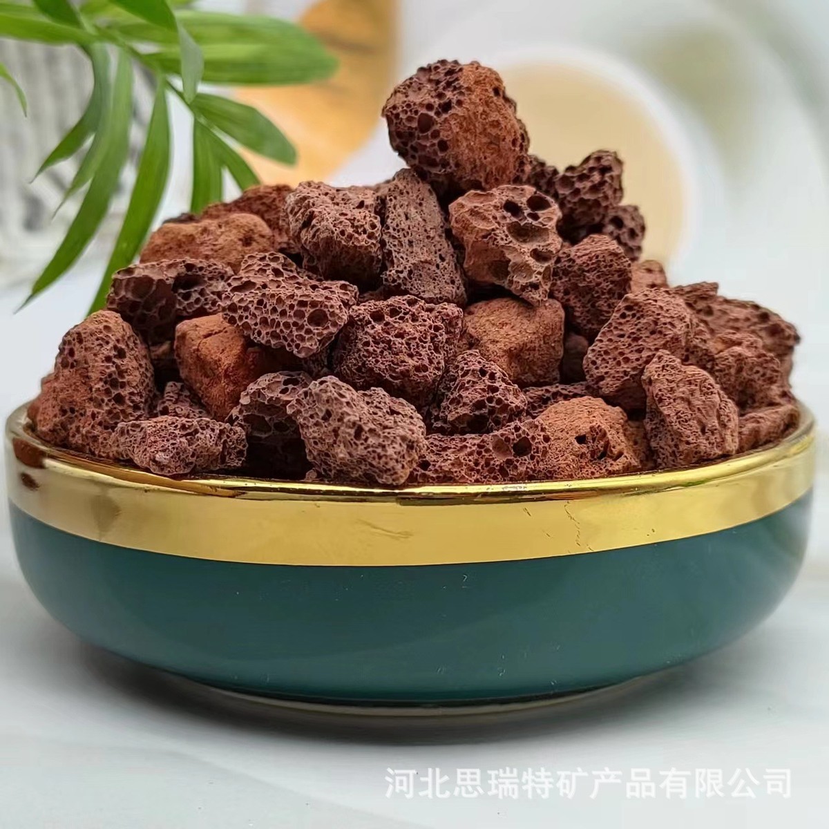 现货供应鱼缸造景水族过滤用火山石黑色红色火山石多肉铺面