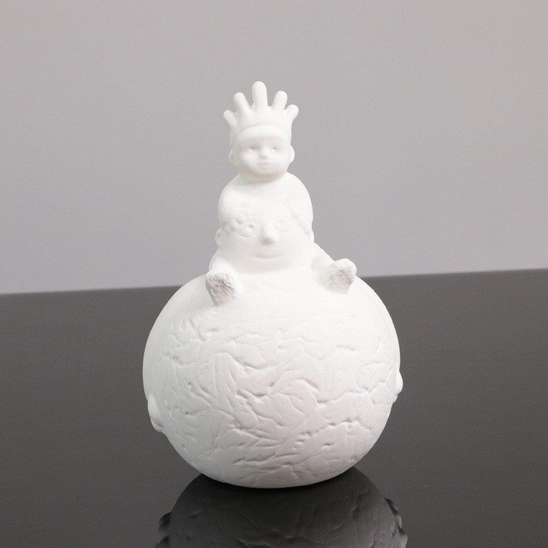 现代简约卡通人物雕塑摆件软装饰售楼处家居艺术样板房间轻奢摆设