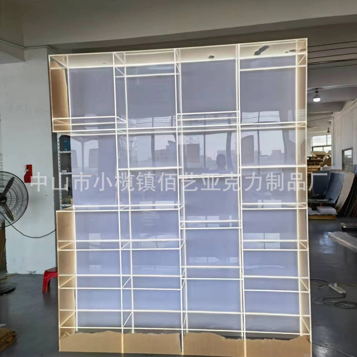 中山定做连锁专卖店亚克力展柜透明有机玻璃展示架
