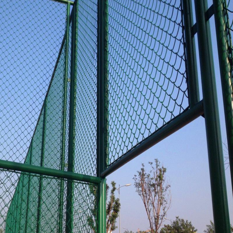 昆明直销球场围网体育场围栏勾花网篮球场围栏学校运动场围网养殖