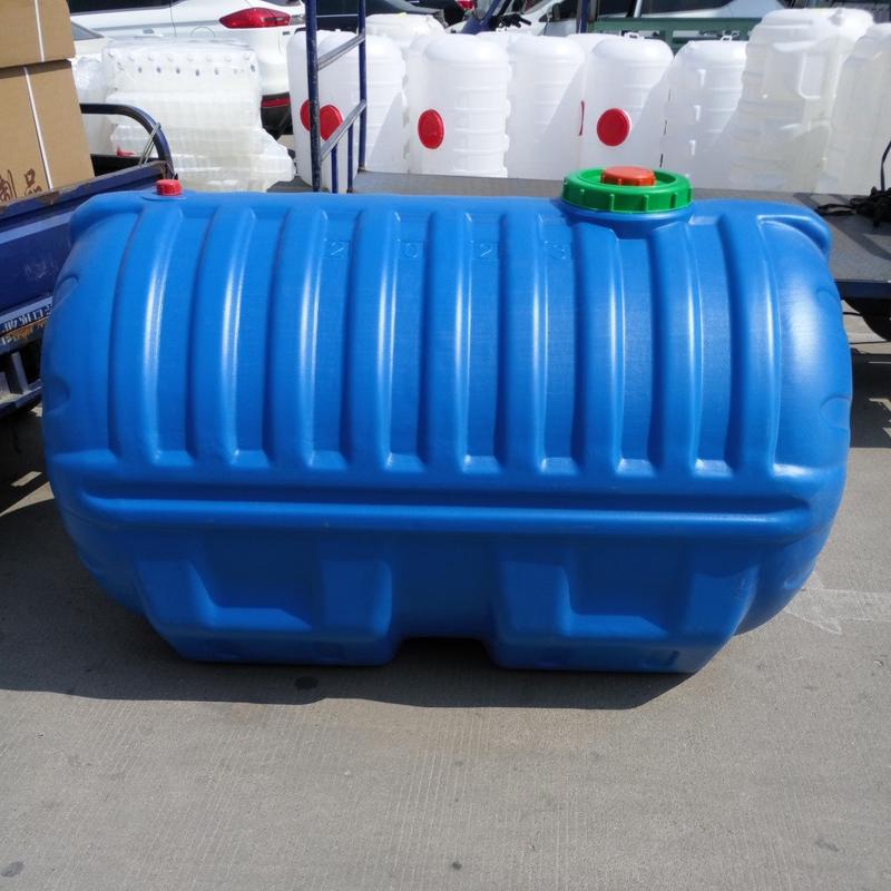 供应圆形白色卧式水桶车载农用储水罐纯料水塔