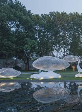 不锈钢铁艺镂空编织云朵雕塑定制景观户外公园大型抽象草坪大摆件