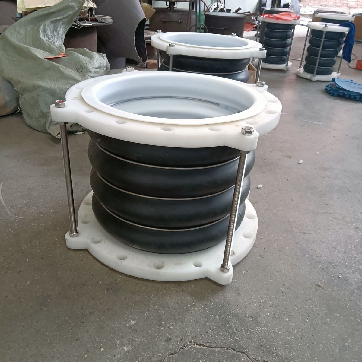 pph法兰四氟补偿器氟四波纹弹性节软连接四氟膨胀节pp法兰压力环