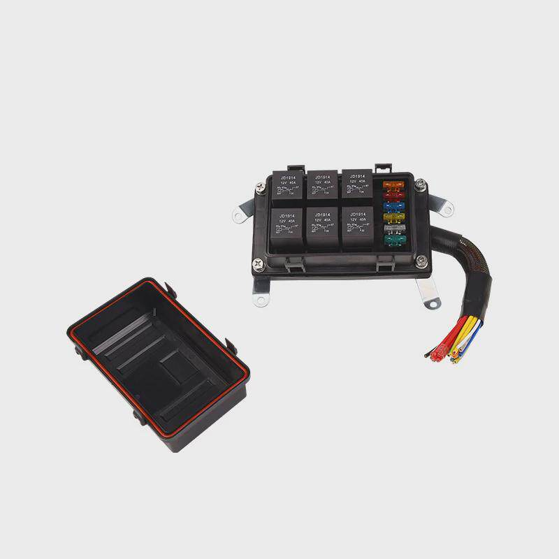 12V24V汽车保险丝和继电器盒带预接线40A汽车6路改装控制盒带线