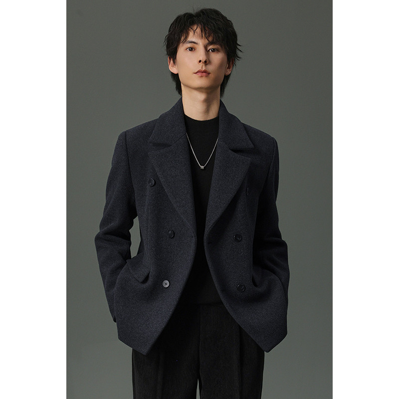 【储格】重磅大翻领垫肩短款羊毛呢子大衣男双排扣休闲西服新款