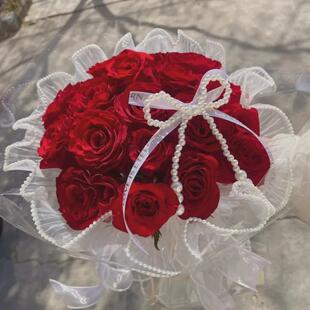 手捧花新娘捧红色玫瑰新款森系婚礼仿真花拍照道具领证结婚花球