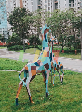 热销玻璃钢彩绘长颈鹿群雕塑草坪林园绿地景观仿真动物鹿