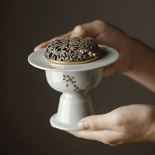 束刻拟古青瓷绣球花香薰炉带纯铜盖手工陶瓷香道盘香炉闻香炉摆件