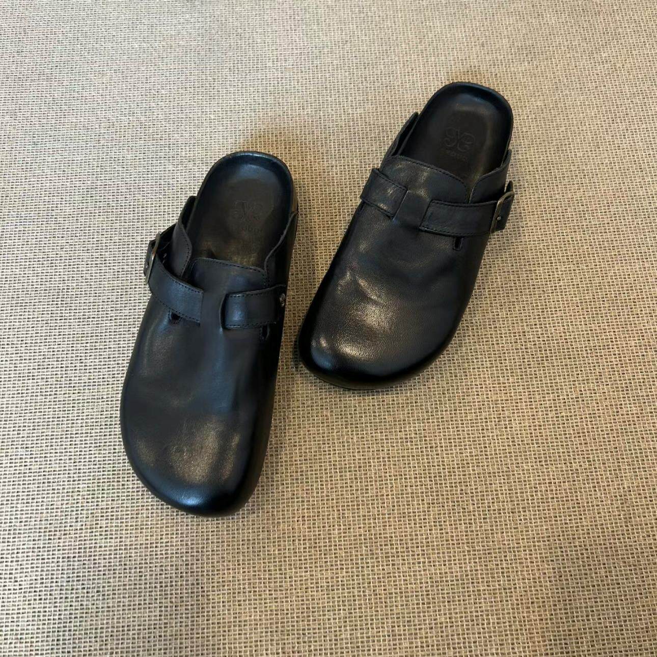 男女同款黑色包头半拖勃肯鞋女夏季外穿2025新款真皮厚底复古拖鞋